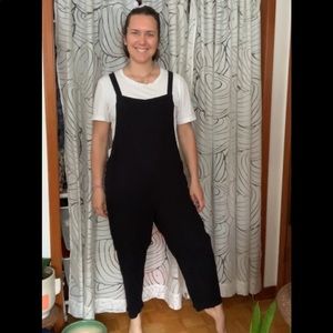 Urban Outfitters Blsck cotton overalls 3/4 length